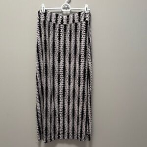 Liz Claiborne Black and White Chevron Maxi Skirt